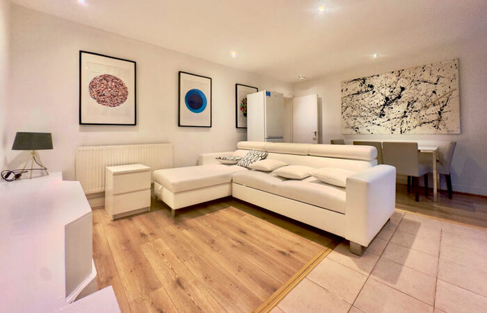 1 Bedroom Flat To Rent In Rotherhithe New Rd, SE16