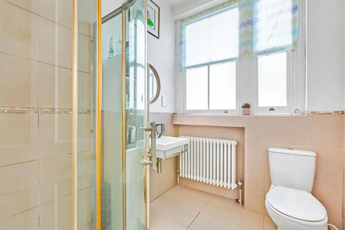 1 Bedroom Flat For Sale In Elm Bank Mansions, Barnes, London, SW13