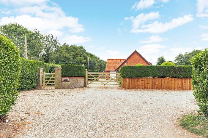 2 Bedroom Detached Bungalow To Rent In Mileham, PE32