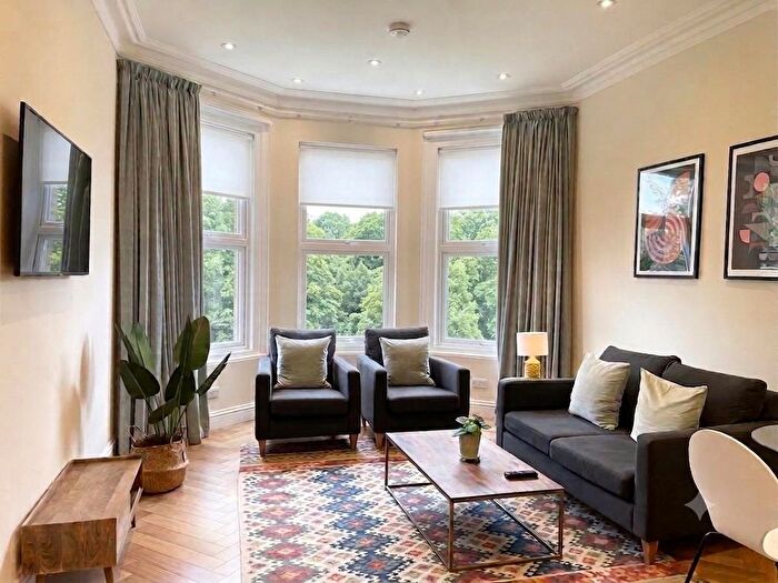 2 Bedroom Flat To Rent In Woodside Park Road, Woodside Park, London, N12