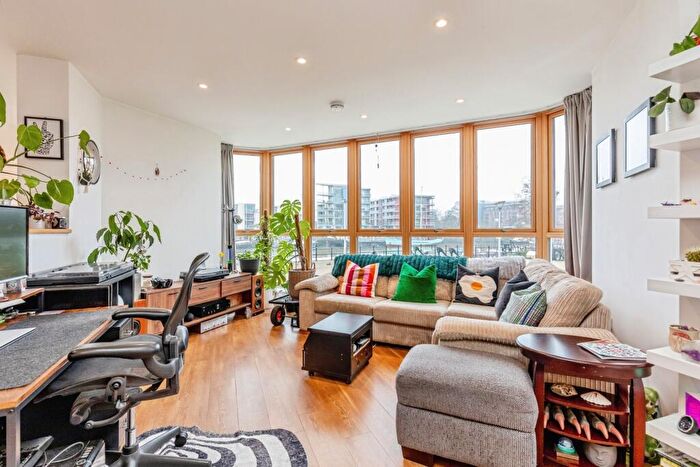 1 Bedroom Flat For Sale In Hannover Quay, Bristol, BS1