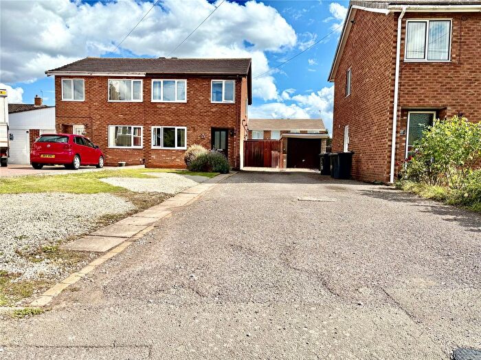 3 Bedroom Semi-Detached House For Sale In Redwood Croft, Nuneaton, Warwickshire, CV10