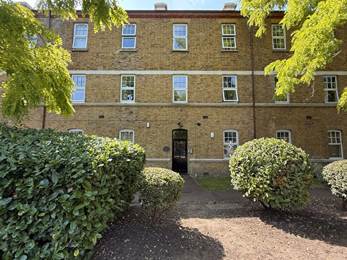 2 Bedroom Flat To Rent In Avonley Road, New Cross, SE14