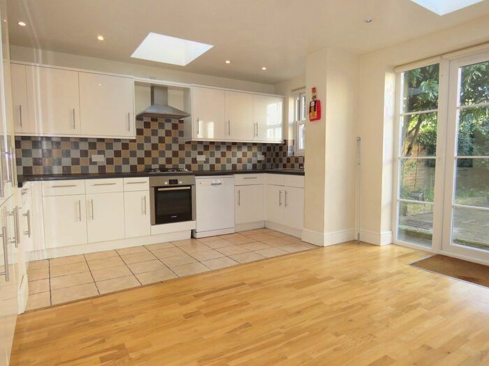 4 Bedroom Property To Rent In Dundonald Road, Wimbledon, London, SW19