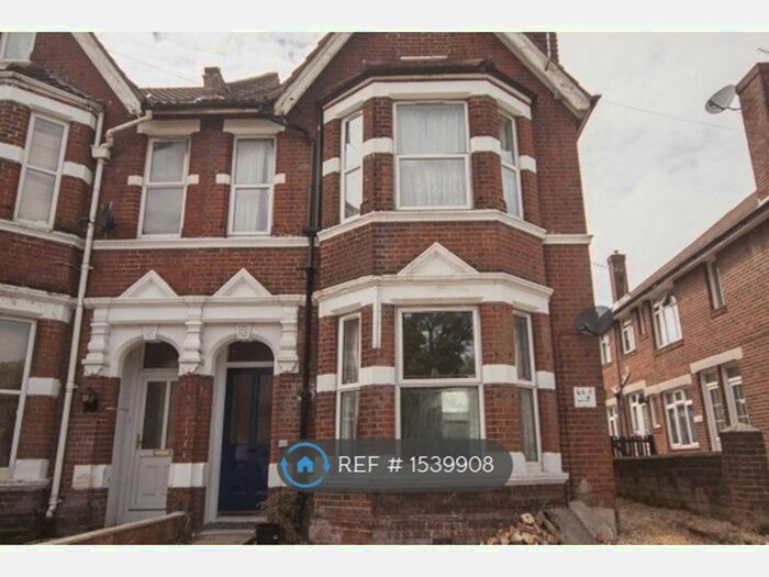 3 Bedroom Semi-Detached House To Rent In Hill Lane, Southampton, SO15