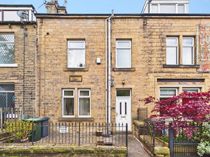 4 Bedroom Terraced House For Sale In Fernbank Drive, Bingley, BD16