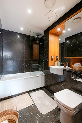 1 Bedroom Flat For Sale In Lisson Grove, London, NW1