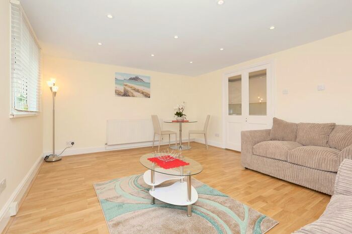 1 Bedroom Flat To Rent In High Road, Seven Sisters, London, N15