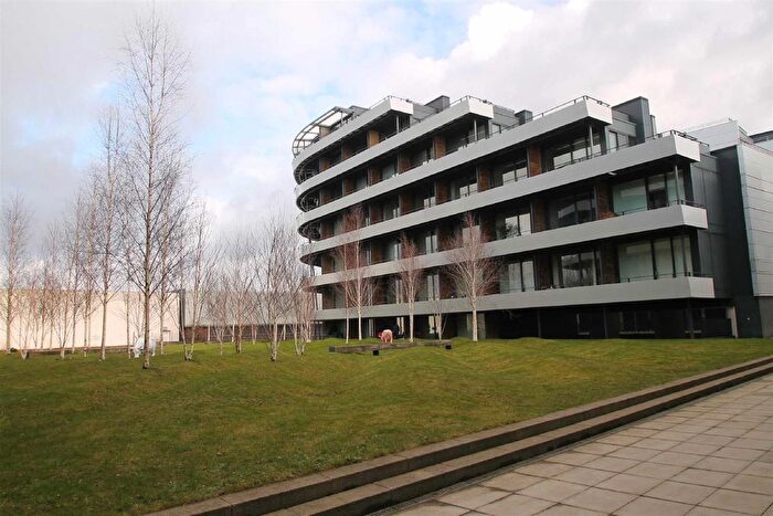 2 Bedroom Flat To Rent In Budenberg, Woodfield, Altrincham, WA14