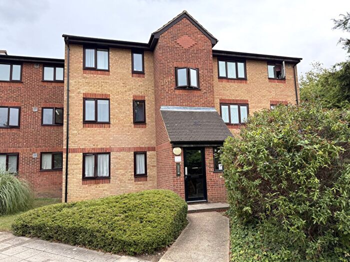 Studio For Sale In Chartwell Close, Greenford, UB6