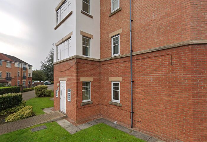 2 Bedroom Flat For Sale In Redgrave Close, Gateshead, Tyne And Wear, NE8