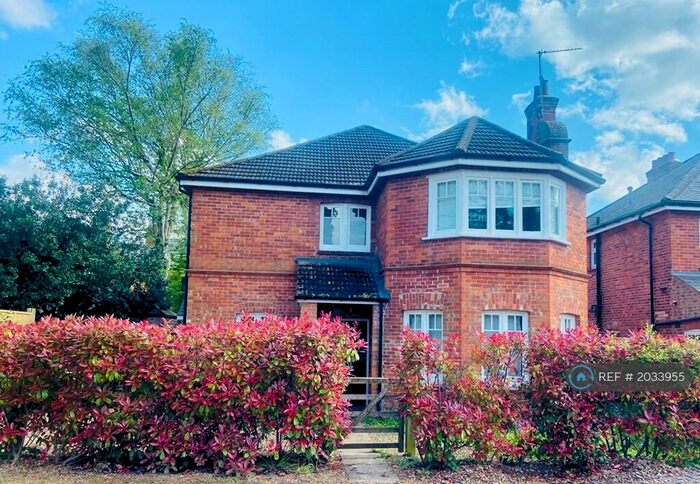 4 Bedroom Detached House To Rent In Bath Road, Camberley, GU15