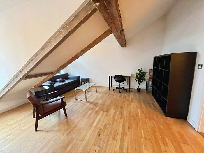 2 Bedroom Flat To Rent In Crown Street, Leeds, Uk, LS2