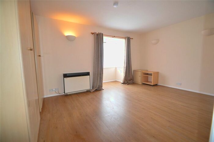 Studio To Rent In Adams Way, Croydon, CR0