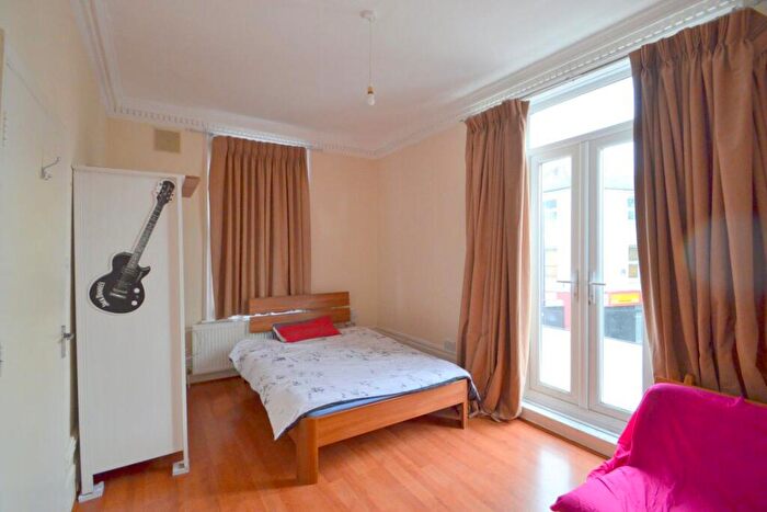 1 Bedroom Flat To Rent In Stunning One Bed In Finsbury Park, N4