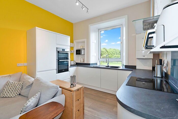2 Bedroom Flat To Rent In Harrison Gardens, Polwarth, Edinburgh, EH11