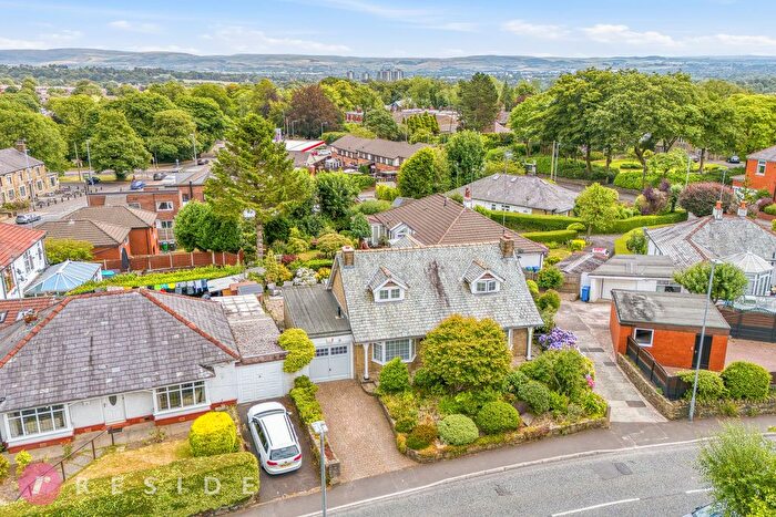 3 Bedroom Detached House For Sale In Moorland Avenue, Norden, Rochdale, OL11