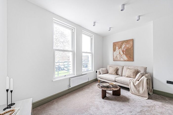 1 Bedroom Flat For Sale In Wandsworth Road, Lambeth, SW8