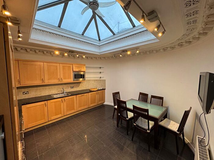 3 Bedroom Flat To Rent In Clarendon House, Nottingham, NG1