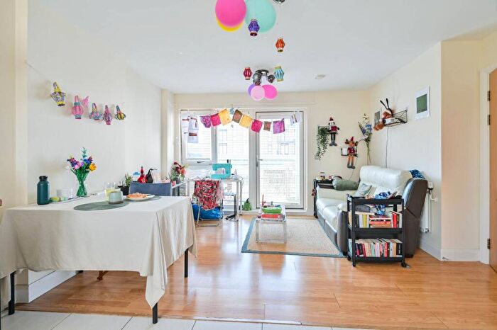 2 Bedroom Flat To Rent In Reculver Road, South Bermondsey, London, SE16
