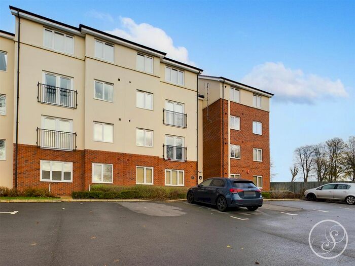 2 Bedroom Flat To Rent In Holly Way, Leeds, LS14