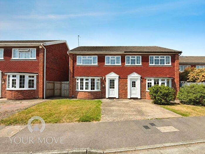 3 Bedroom Semi Detached House For Sale In Coniston Close, Dartford, Kent, DA1