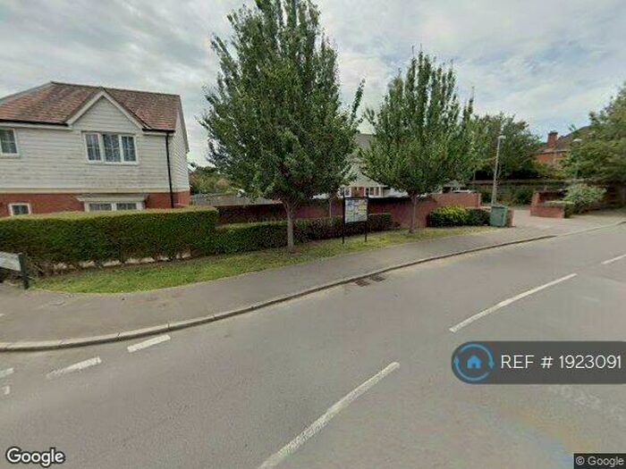 2 Bedroom Flat To Rent In Lynn Crescent, Fareham, PO14