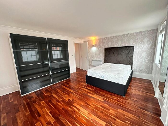 2 Bedroom Apartment To Rent In Dock Street, LS10