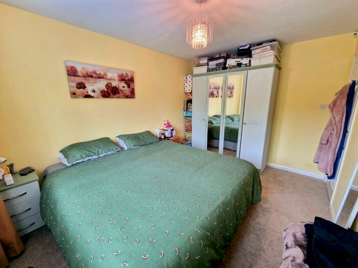 2 Bedroom Bungalow For Sale In The Tea Garden, Bedworth, Warwickshire, CV12