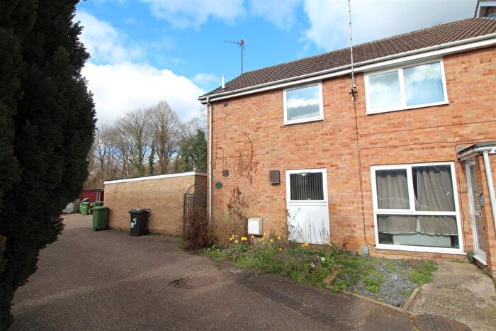 2 Bedroom End Of Terrace House To Rent In Juniper Crescent, Longthorpe, Peterborough, PE3