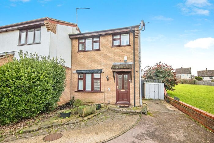 3 Bedroom End Of Terrace House For Sale In Curlew Croft, Colchester, CO4