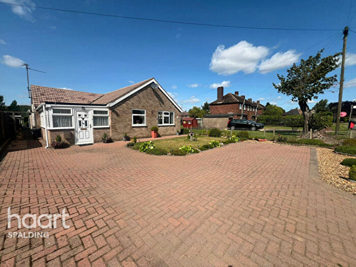 4 Bedroom Detached Bungalow For Sale In Seas End Road, Moulton Seas End, PE12