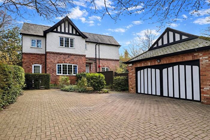 55 Bedroom Detached House For Sale In The Avenue, Healing, DN41