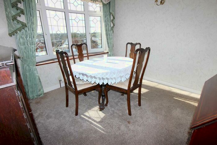 2 Bedroom Semi-Detached Bungalow For Sale In Western Road, Nazeing, EN9