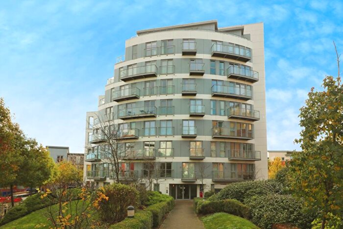 2 Bedroom Flat For Sale In Charrington Place, St Albans, AL1