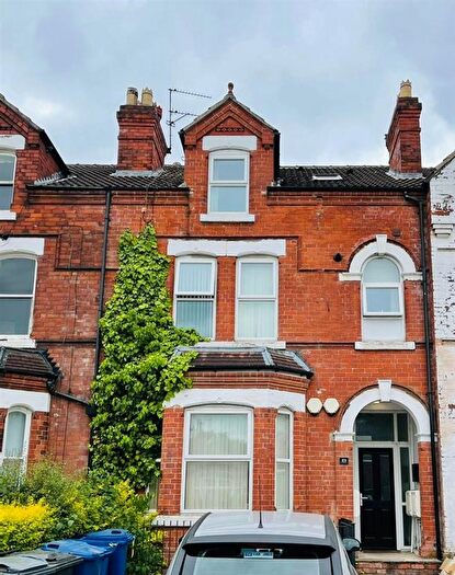 2 Bedroom Flat To Rent In Flat, Auckland Road, DN2