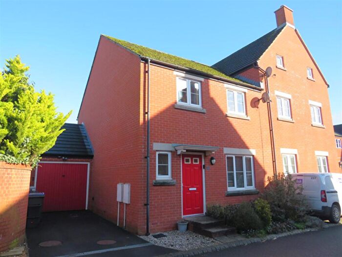 4 Bedroom Semi-Detached House For Sale In Dowse Road, Devizes, SN10