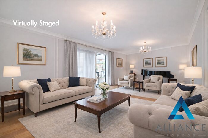 4 Bedroom Terraced House For Sale In Goodhart Place, Horseferry Road, Limehouse, London, E14