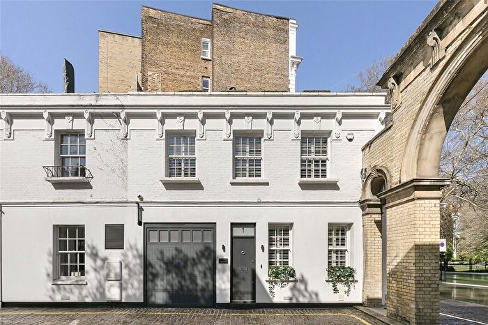 3 Bedroom Mews For Sale In Laverton Place, London, SW5