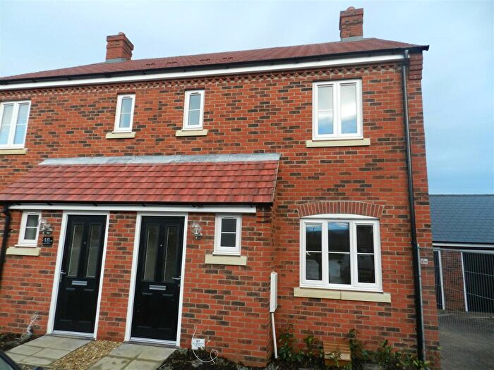 3 Bedroom House To Rent In MIddlemore Heights, NN11