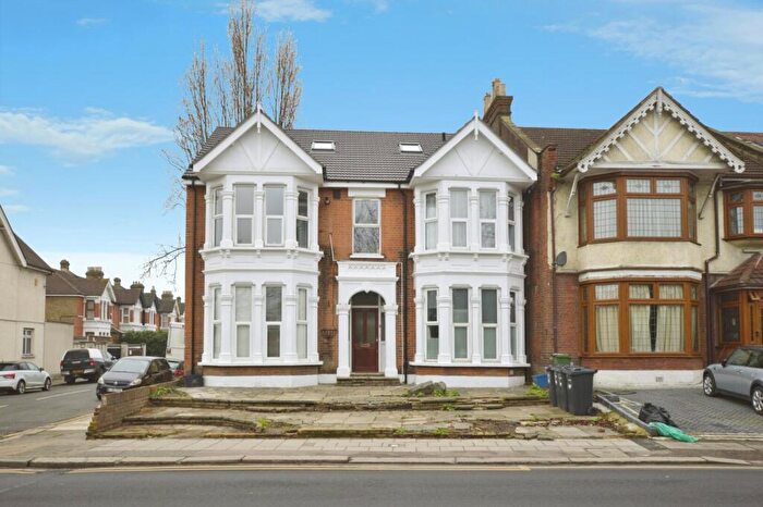 1 Bedroom Apartment To Rent In Cranbrook Road, Ilford, IG1