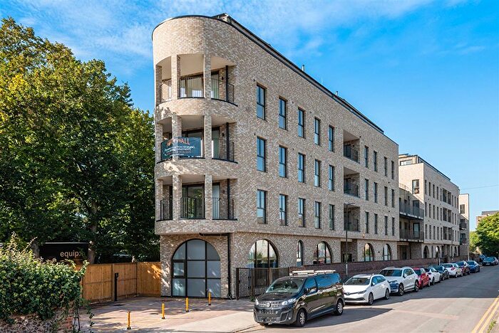 2 Bedroom Flat To Rent In Station Road, London, SW19