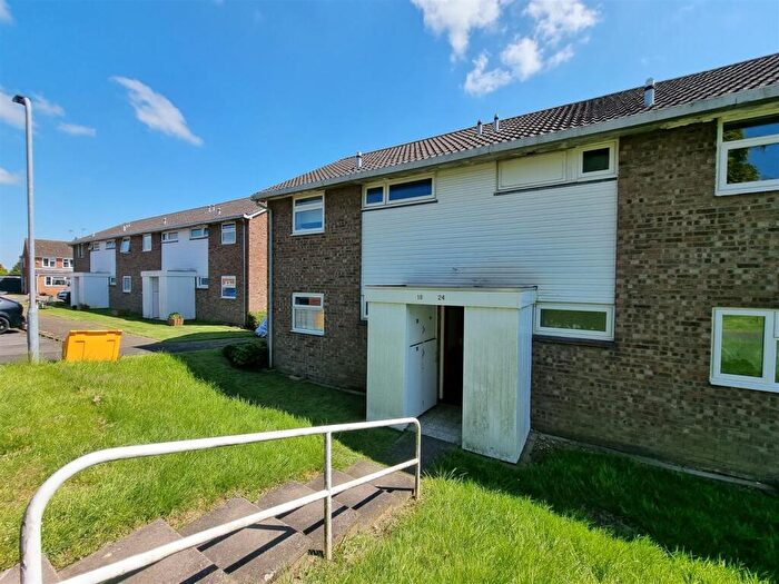 Studio To Rent In Portland Road, Irthlingborough, Northants, NN9