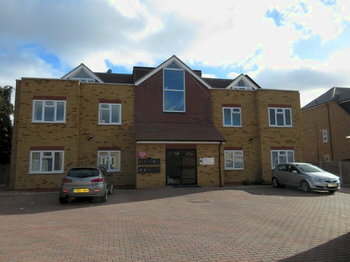 1 Bedroom Flat For Sale In Long Lane, Stanwell, Staines, TW19