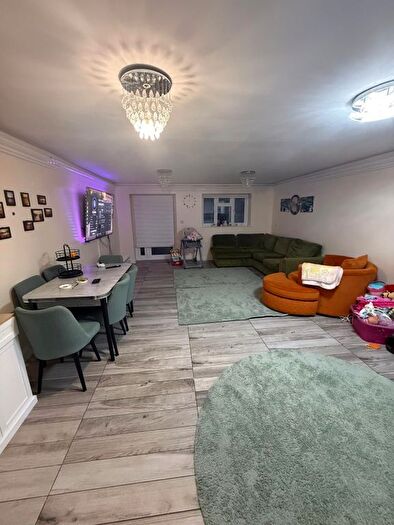 3 Bedroom End Terrace House To Rent In Bedroom House For Rent London, N9