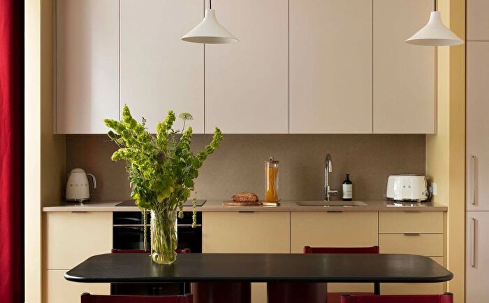 1 Bedroom Flat To Rent In Harley Street, London, W1G