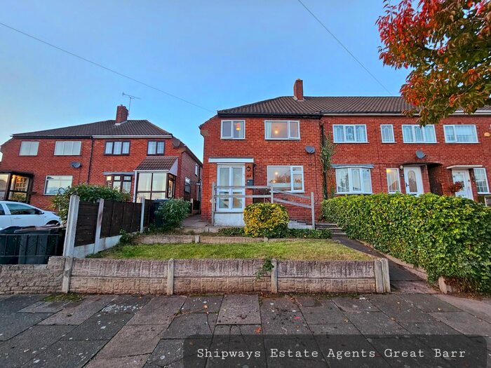 3 Bedroom Semi-Detached House To Rent In Weybourne Road, Great Barr, Birmingham, B44