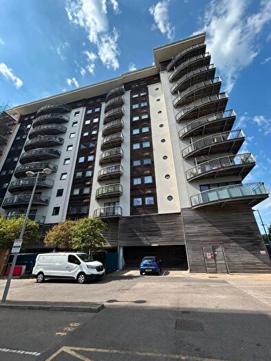 2 Bedroom Flat To Rent In Watkiss Way, Cardiff, CF11