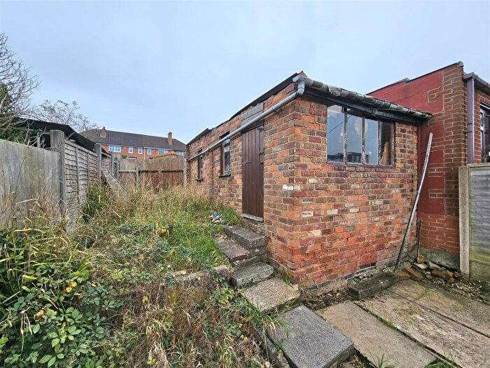 3 Bedroom End Of Terrace House For Sale In Glencroft Road, Solihull, B92