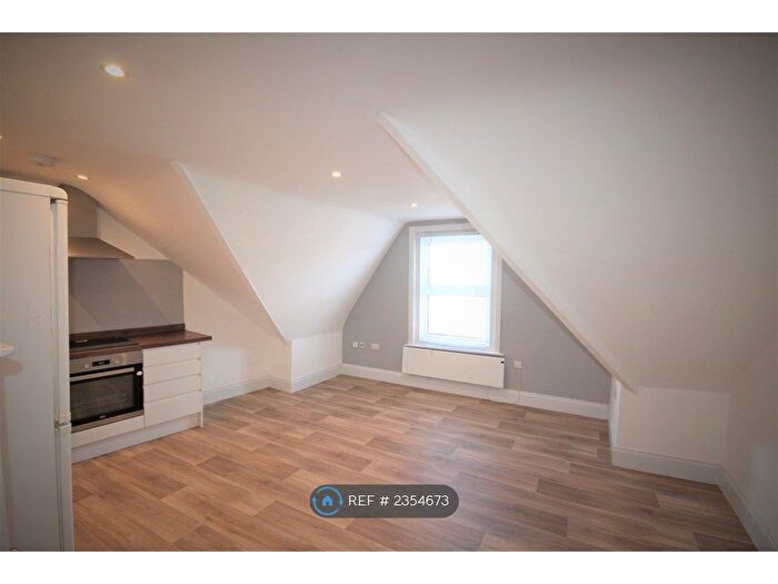 1 Bedroom Flat To Rent In Christchurch Road, Bournemouth, BH7